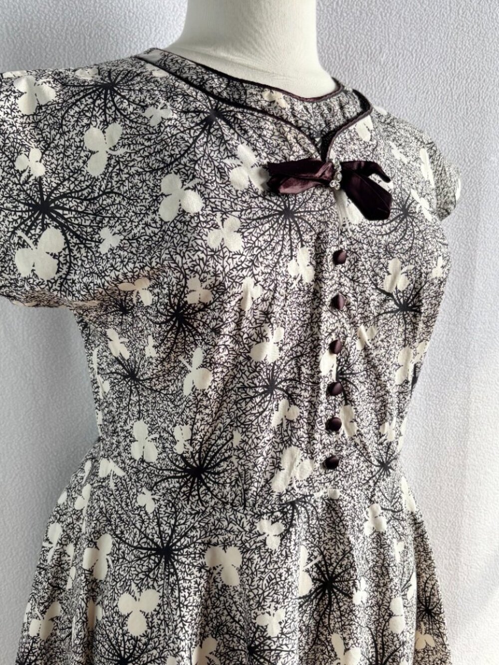 1950s Black Clover Print Cotton Fit & Flare Day Dress - Picture 3 of 15